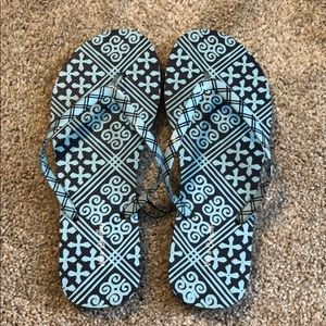 Vera Bradley flip flops